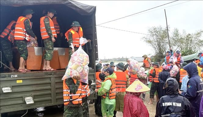 Department of State Reserves allocates 4,000 tonnes of rice, supplies to flood-hit localities
