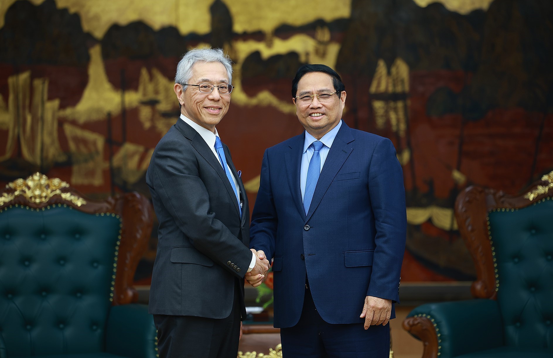 チン首相　三井物産社長と会見 エネルギー分野での協力強化を要請