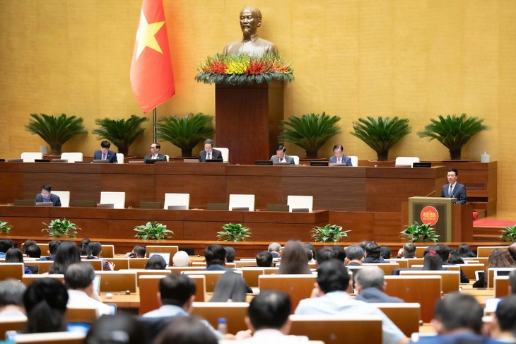 国会、重要な法律と決議を可決