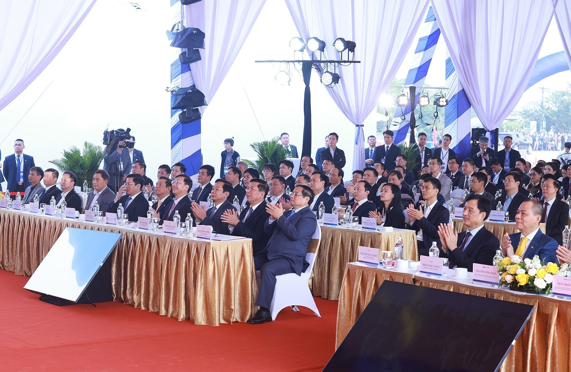 Thủ tướng Phạm Minh Chính: Mồ hôi, máu và nước mắt kết tinh thành những công trình kiến tạo cho sự phát triển