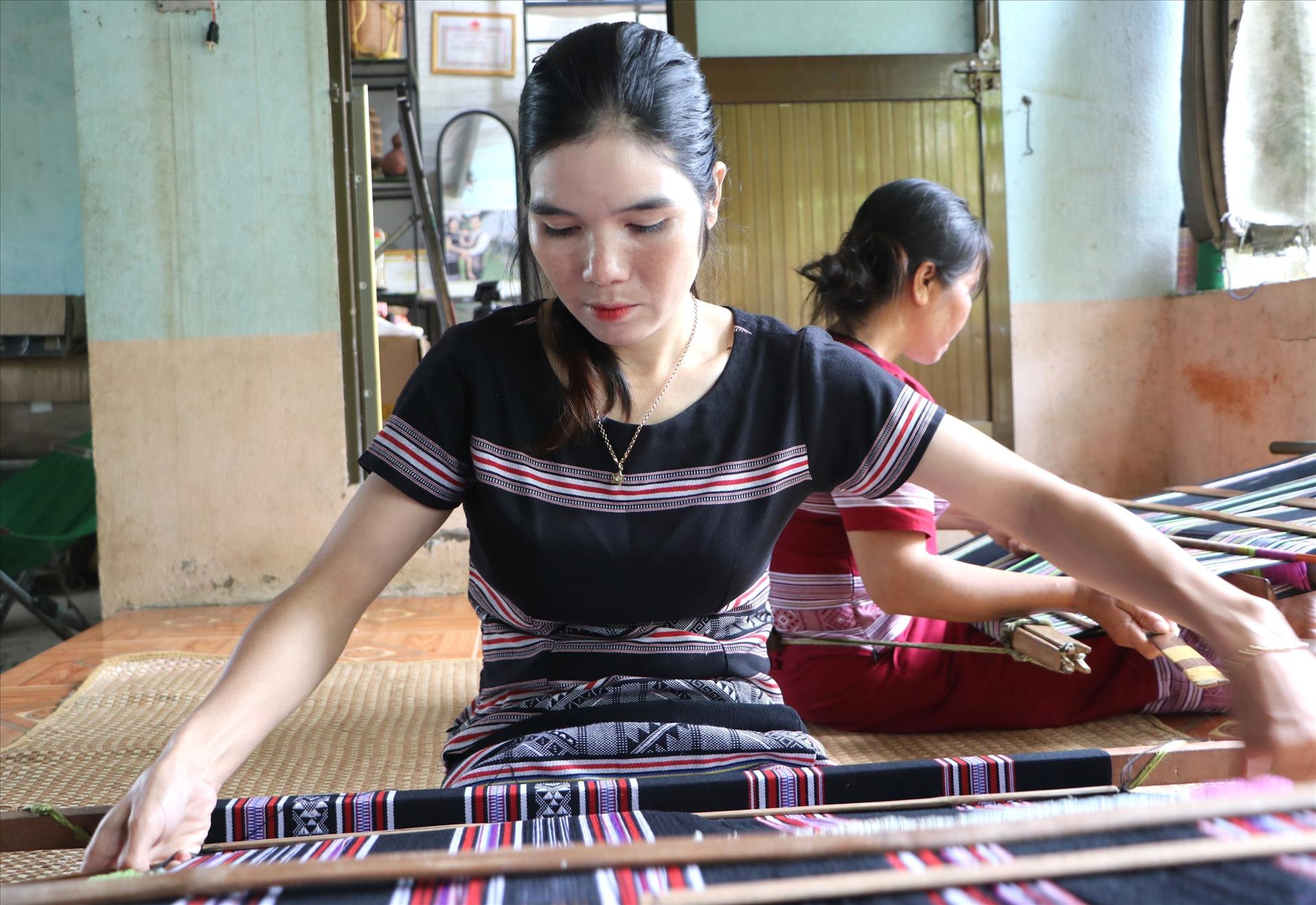 Những làng nghề truyền thống dệt nên bức tranh Tết xứ Quảng