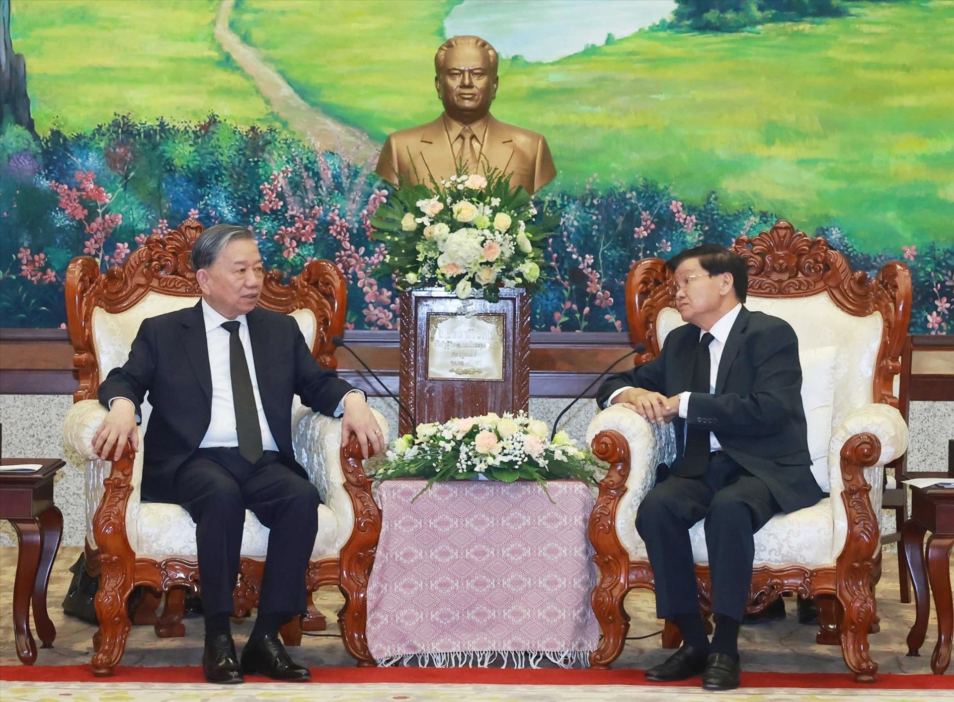 ĐẠI HỘI ĐẢNG XIV: Quan hệ Lào - Việt Nam tiếp tục được củng cố toàn diện và gắn kết chiến lược