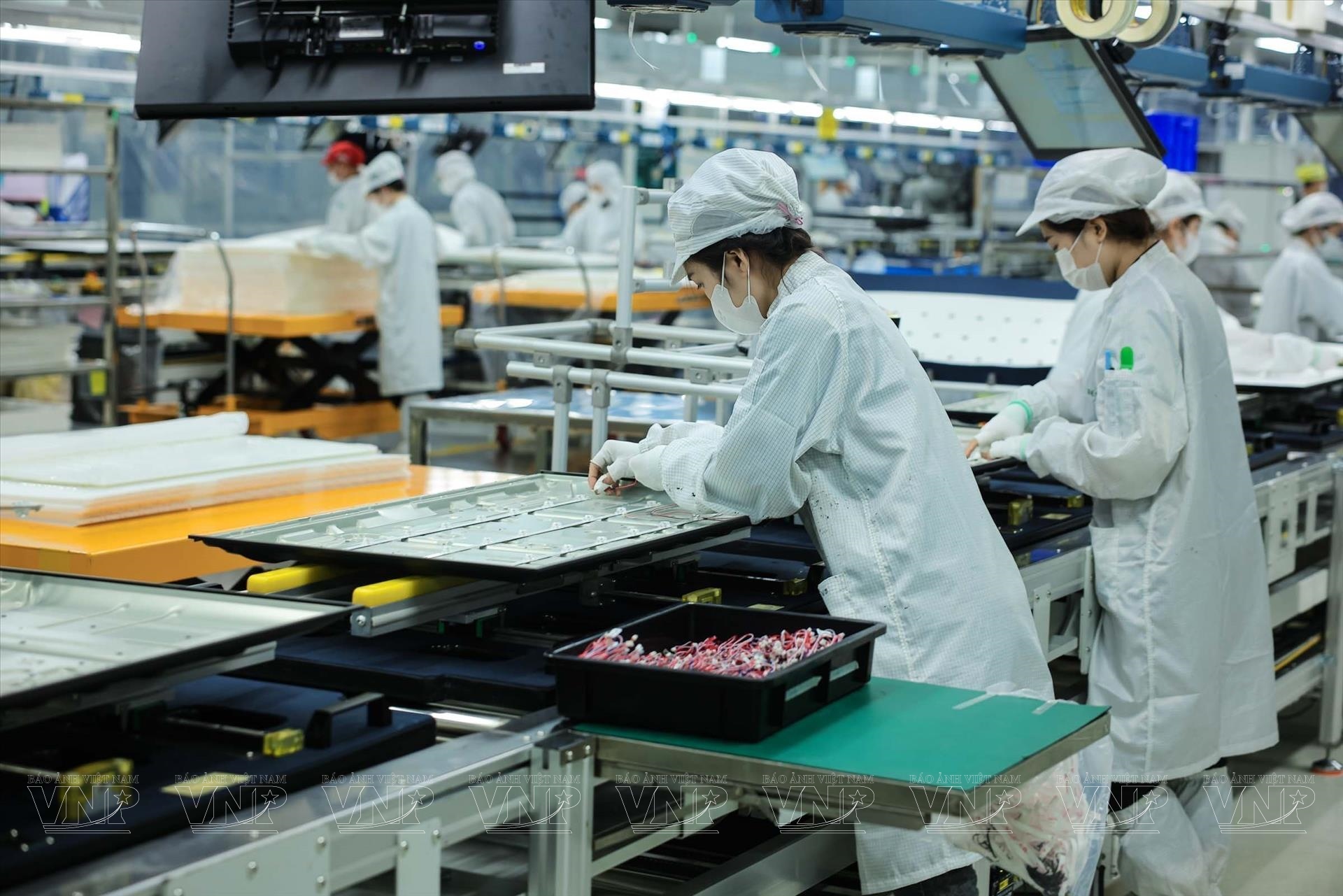 Vietnams outbound investment surges in first four months of 2026