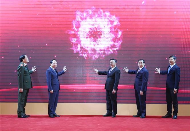 Lanzan aplicación móvil de propaganda y movilización de masas en Vietnam