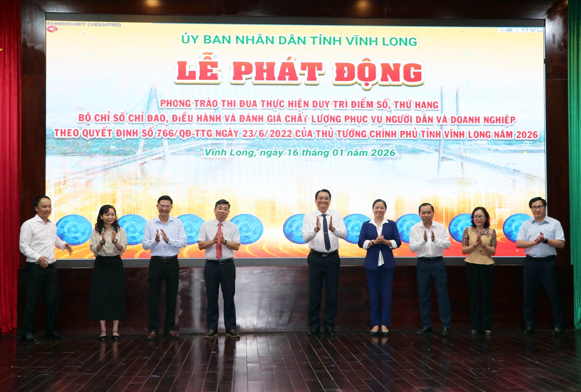 Lấy người dân, doanh nghiệp làm trung tâm phục vụ