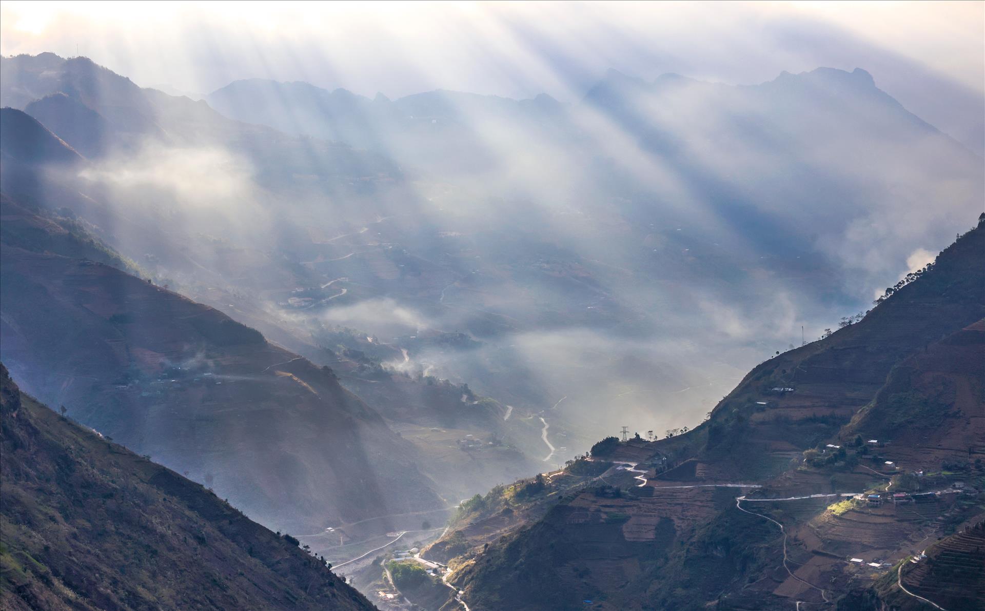 Mùa mây trên đỉnh Mã Pí Lèng