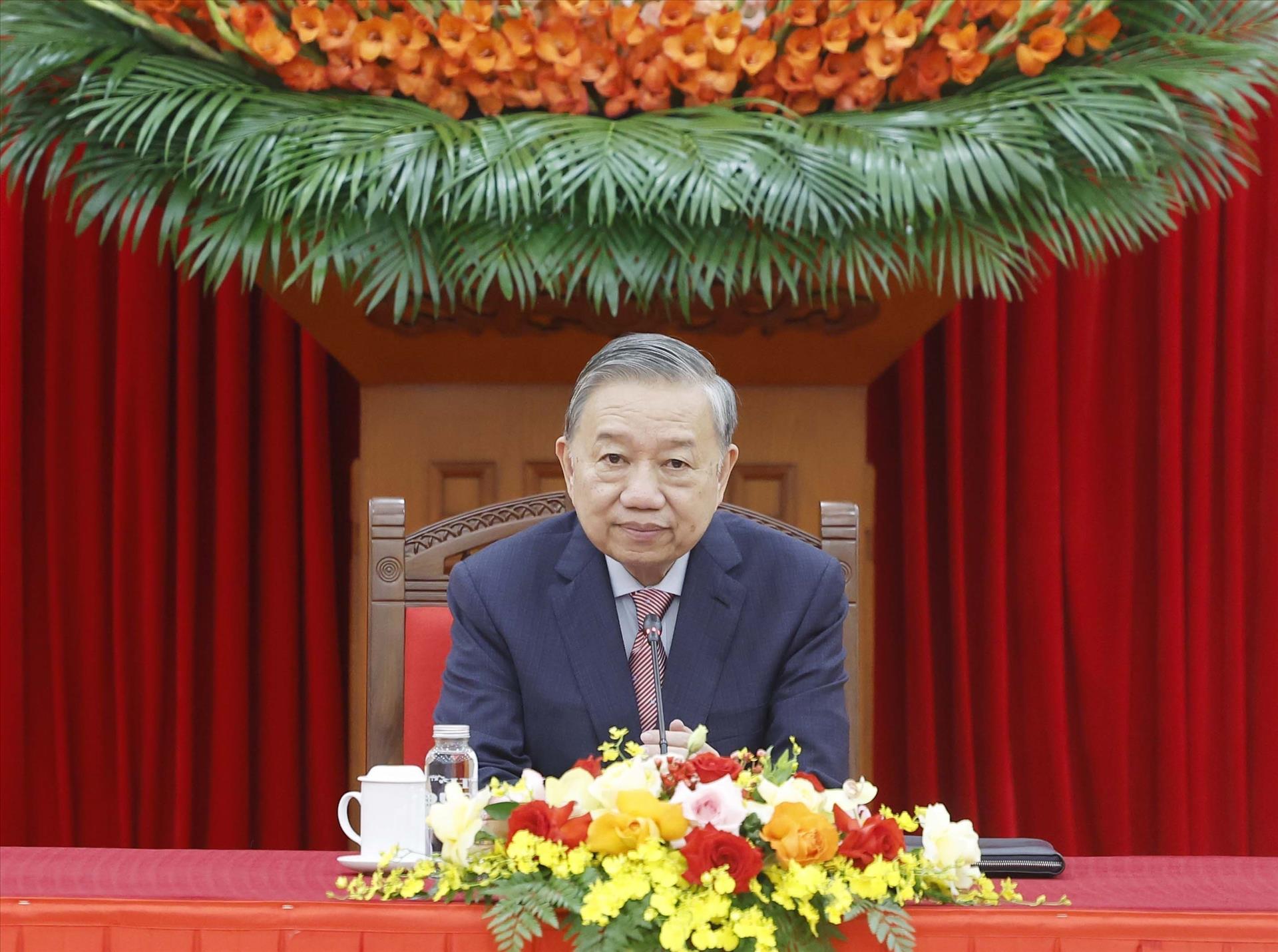 Entretien téléphonique entre le leader du Parti To Lam et le PM singapourien Lawrence Wong