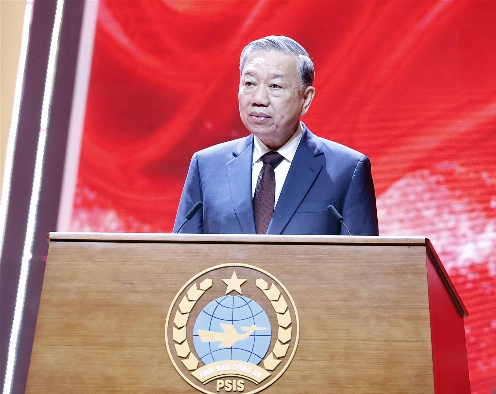 Party chief commends Public Security Intelligence on its 80th anniversary