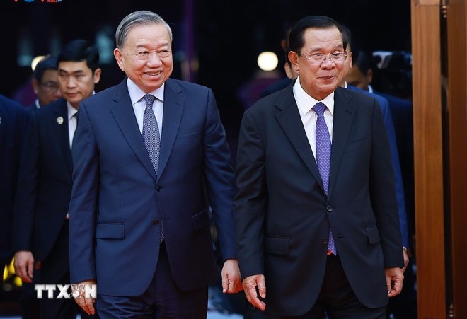 ການເດີນທາງໄປຢ້ຽມຢາມ ລາວ ແລະ ກຳປູເຈຍ ຂອງ ທ່ານເລຂາທິການໃຫຍ່ ໂຕເລິມ ເຮັດໃຫ້ການພົວພັນລະຫວ່າງ ຫວຽດນາມ ກັບ 2 ປະເທດບ້ານໃຫ້ເຮືອນຄຽງເລິກເຊິ່ງຂຶ້ນຕື່ມ