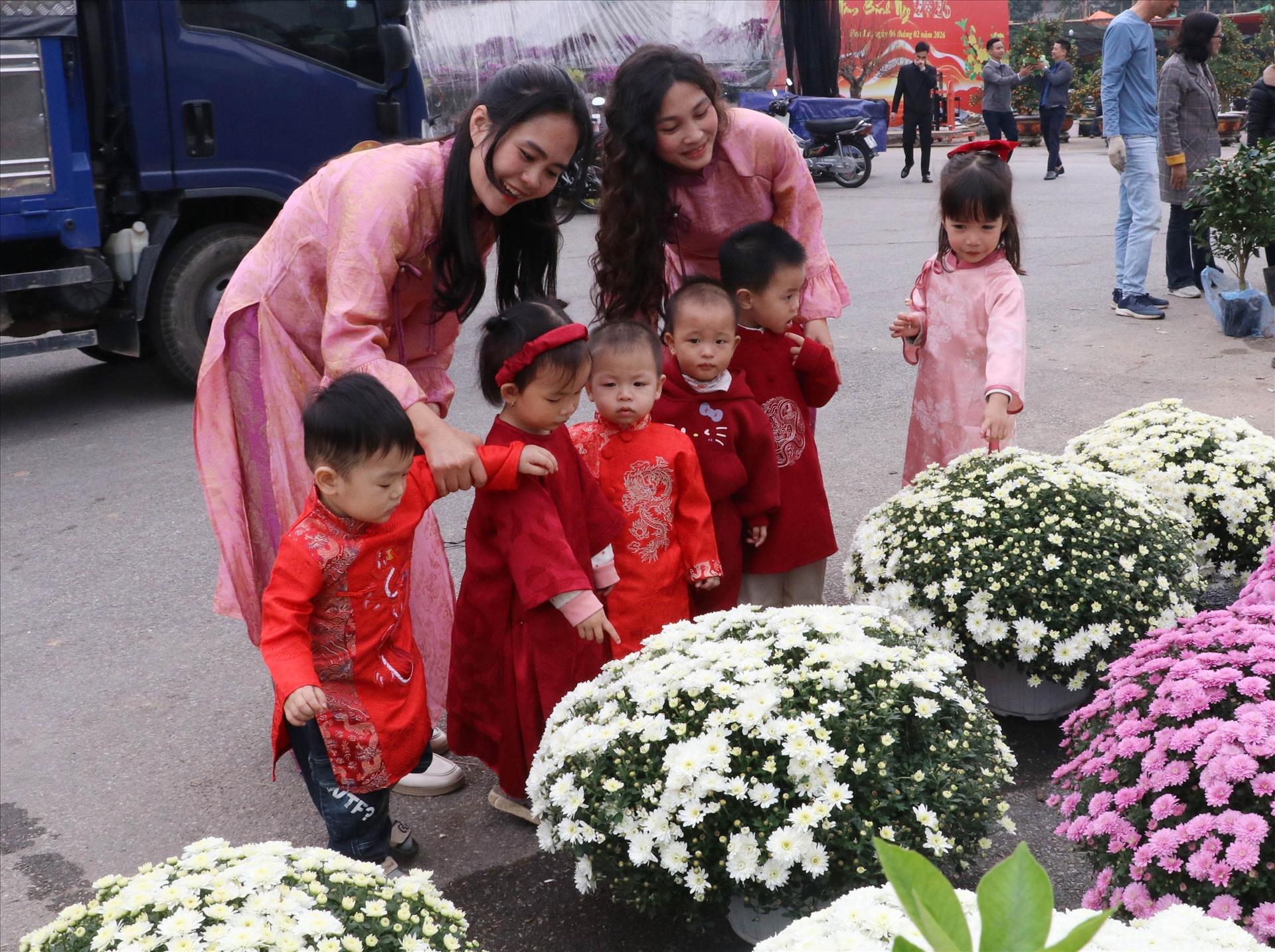 Hương xuân lan tỏa từ chợ hoa Tết