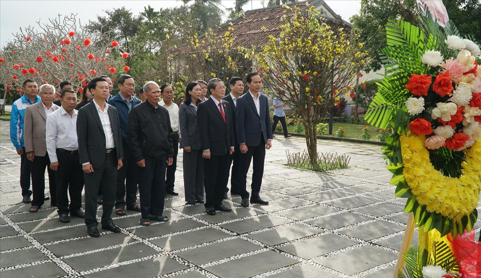 Phó Chủ tịch Quốc hội Nguyễn Đức Hải thăm, tặng quà Tết các đối tượng chính sách