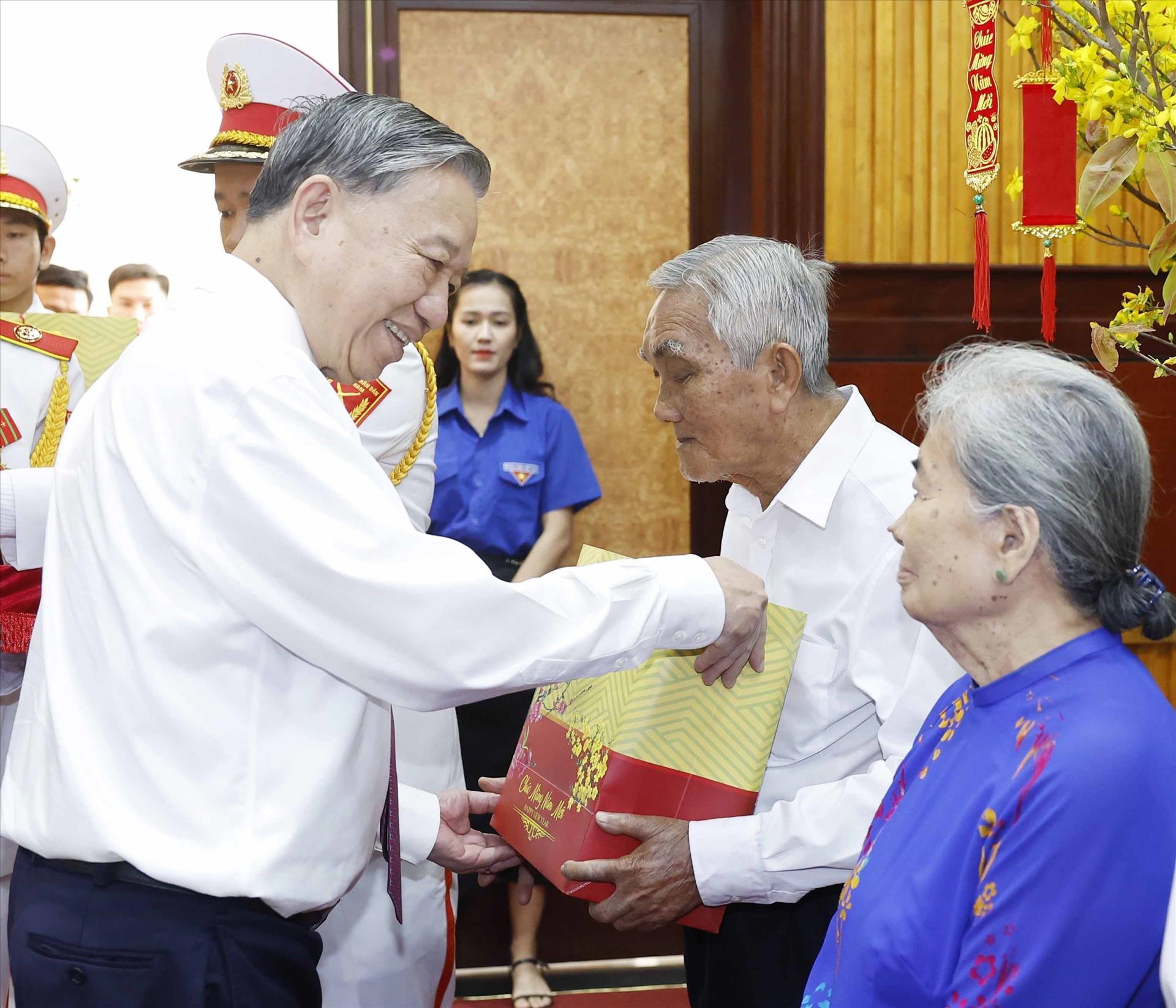 Tổng Bí thư Tô Lâm thăm, chúc Tết Đảng bộ, chính quyền, nhân dân tỉnh Tây Ninh