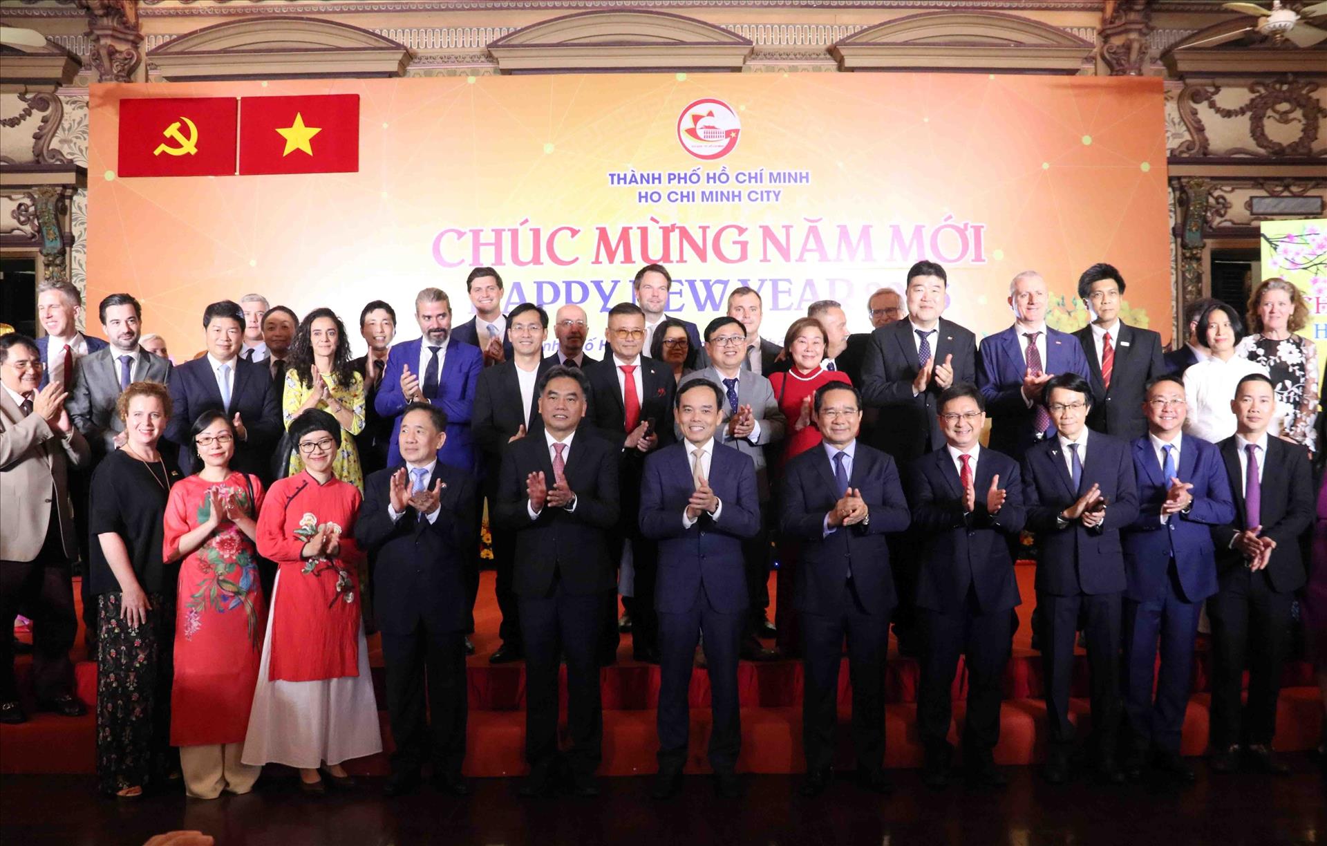 Lãnh đạo Thành phố Hồ Chí Minh gặp gỡ cơ quan đại diện nước ngoài