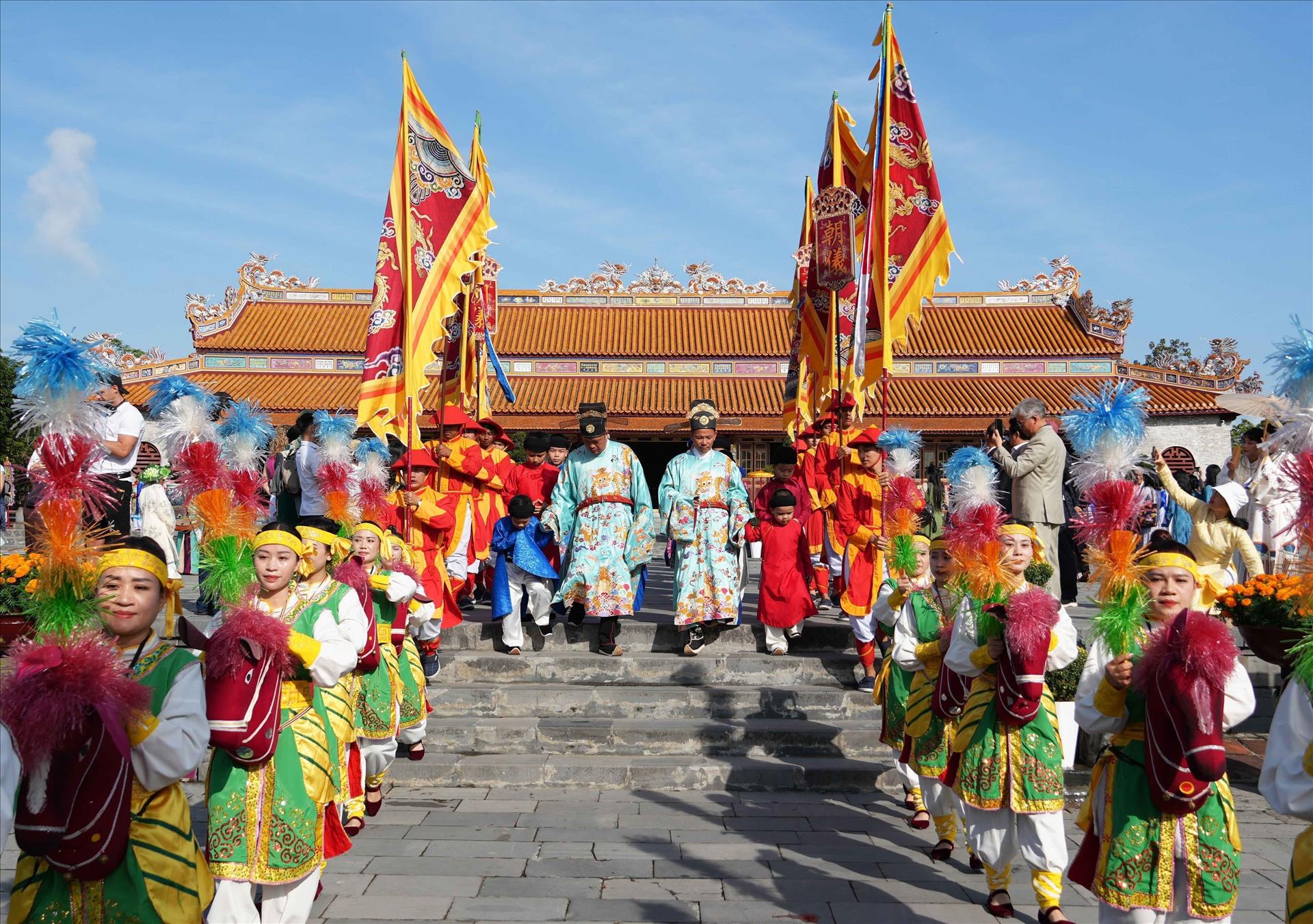 Imperial rituals revived in Hue with reenactment of Nguyen Dynasty New Year royal audience