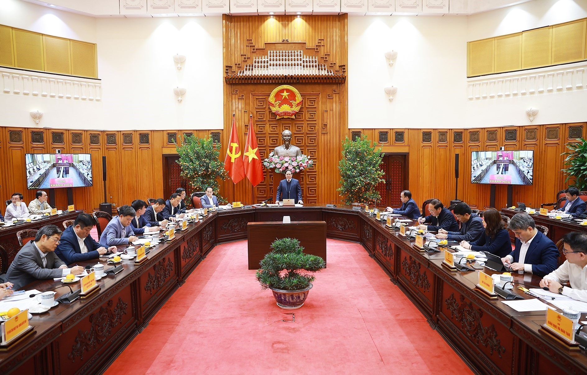 Thủ tướng Phạm Minh Chính: Quyết liệt hơn nữa triển khai các dự án điện hạt nhân