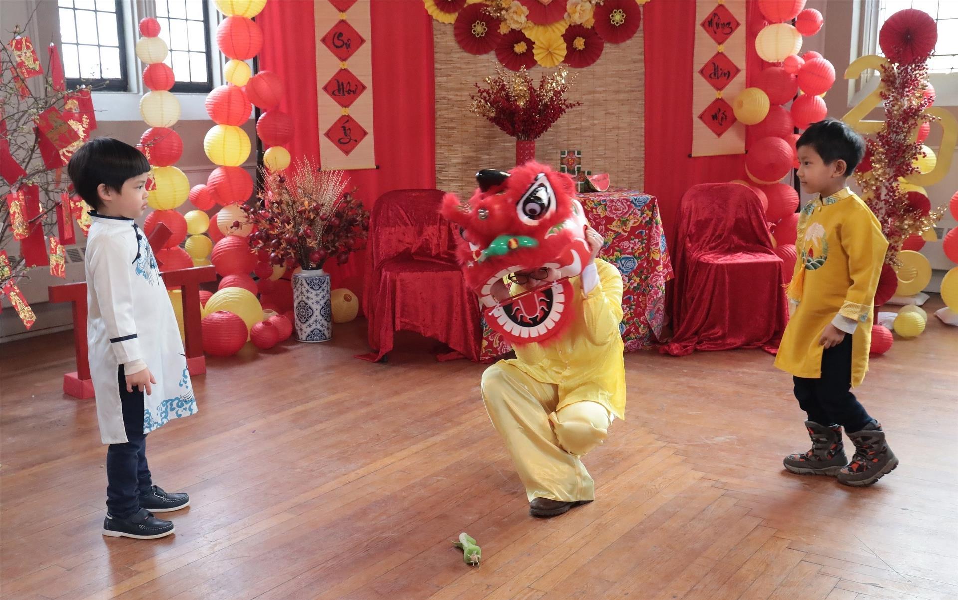 Xuân Bính Ngọ 2026: Nửa vòng Trái Đất, một cội nguồn