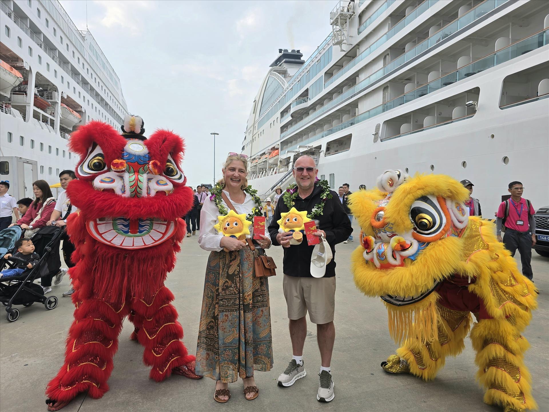 Llegan a la provincia de Quang Ninh los primeros cruceros del Año Nuevo Lunar