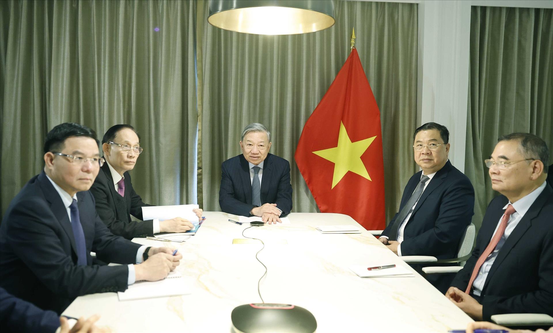 Tổng Bí thư Tô Lâm đã điện đàm với Thượng nghị sỹ Steve Daines, thành viên Ủy ban Đối ngoại.