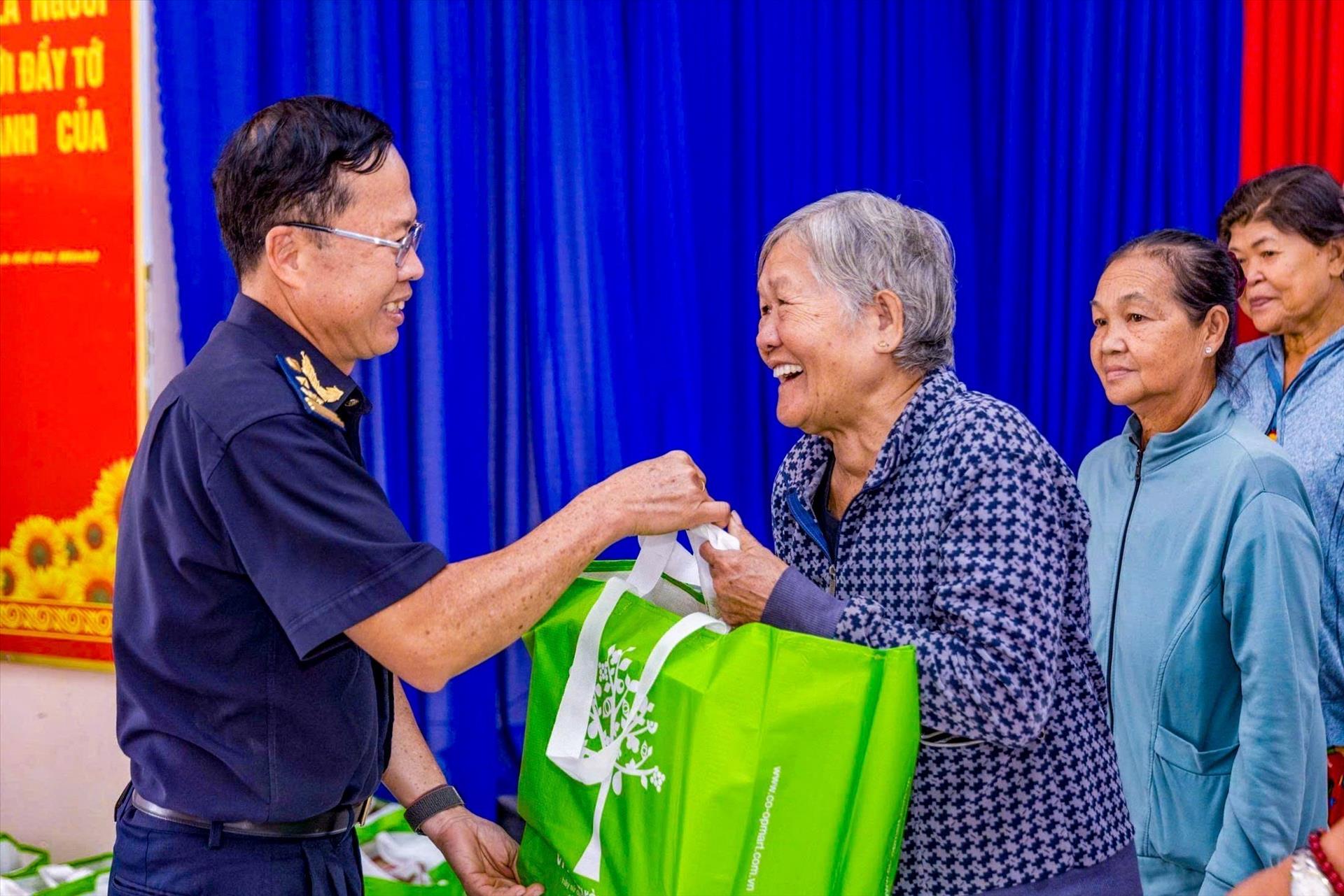 Sắc Xuân của sẻ chia và trách nhiệm nơi biên giới Tây Nam