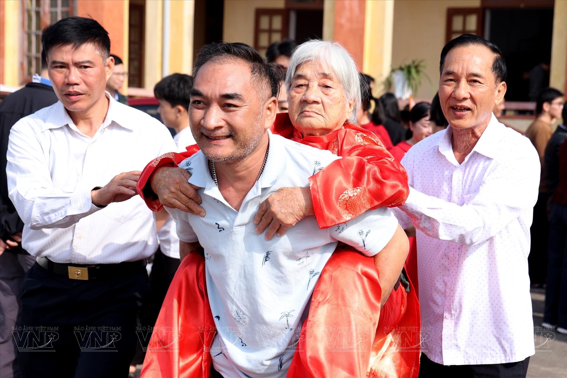 Ấm áp Lễ chúc thọ, Mừng thọ đầu Xuân ở Quỹ Nhất