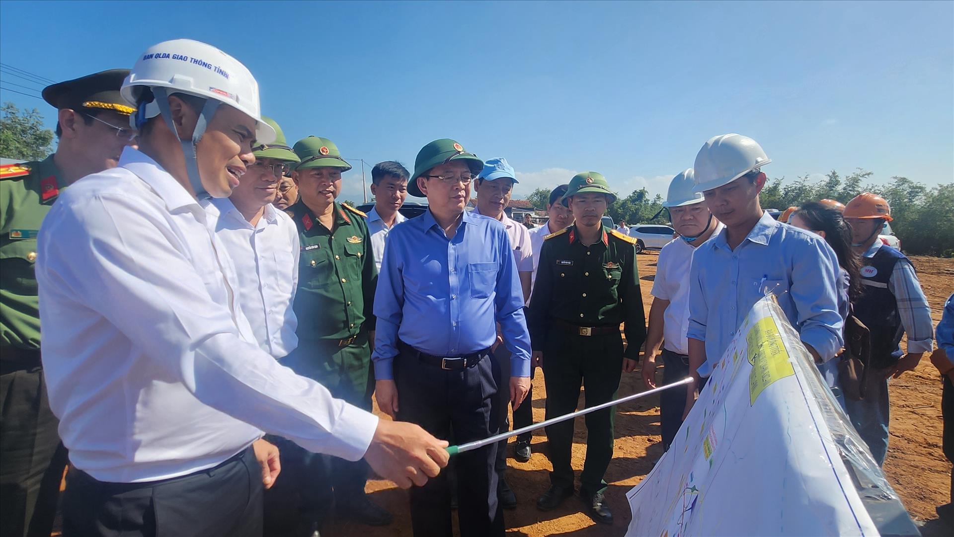 Phó Thủ tướng Hồ Quốc Dũng kiểm tra tiến độ đường cao tốc Quy Nhơn - Pleiku