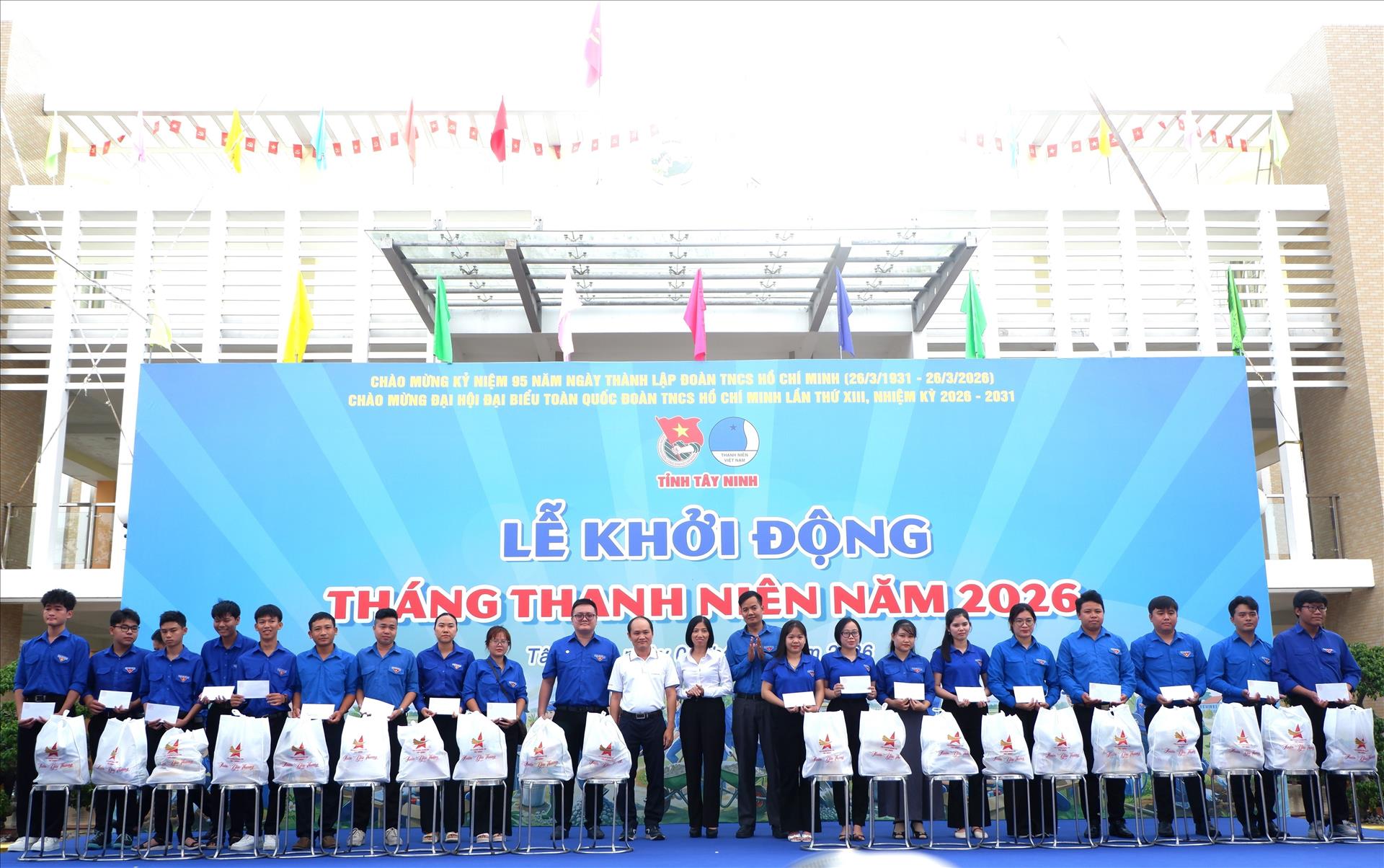 Tháng Thanh niên 2026: Trao tặng nhiều công trình an sinh xã hội ý nghĩa