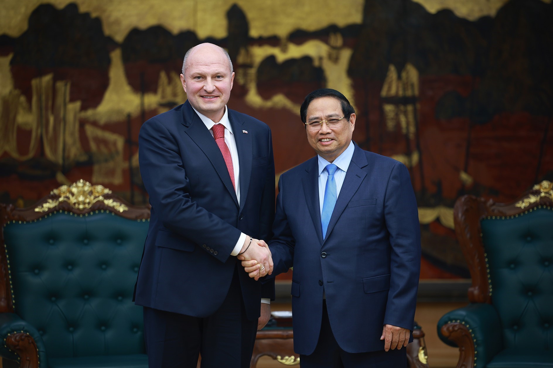 Thủ tướng Phạm Minh Chính tiếp Bộ trưởng Bộ Tình trạng khẩn cấp Liên bang Nga