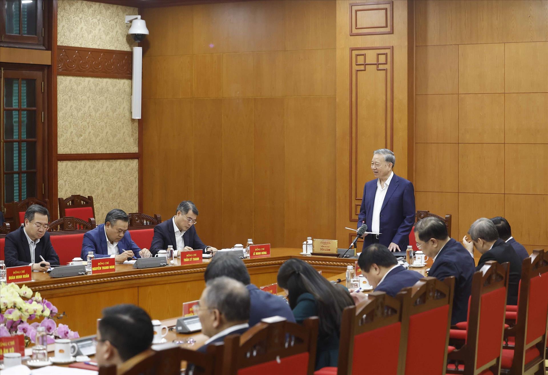 Tổng Bí thư Tô Lâm: Khắc phục tình trạng thừa người quen việc cũ nhưng thiếu người làm việc mới