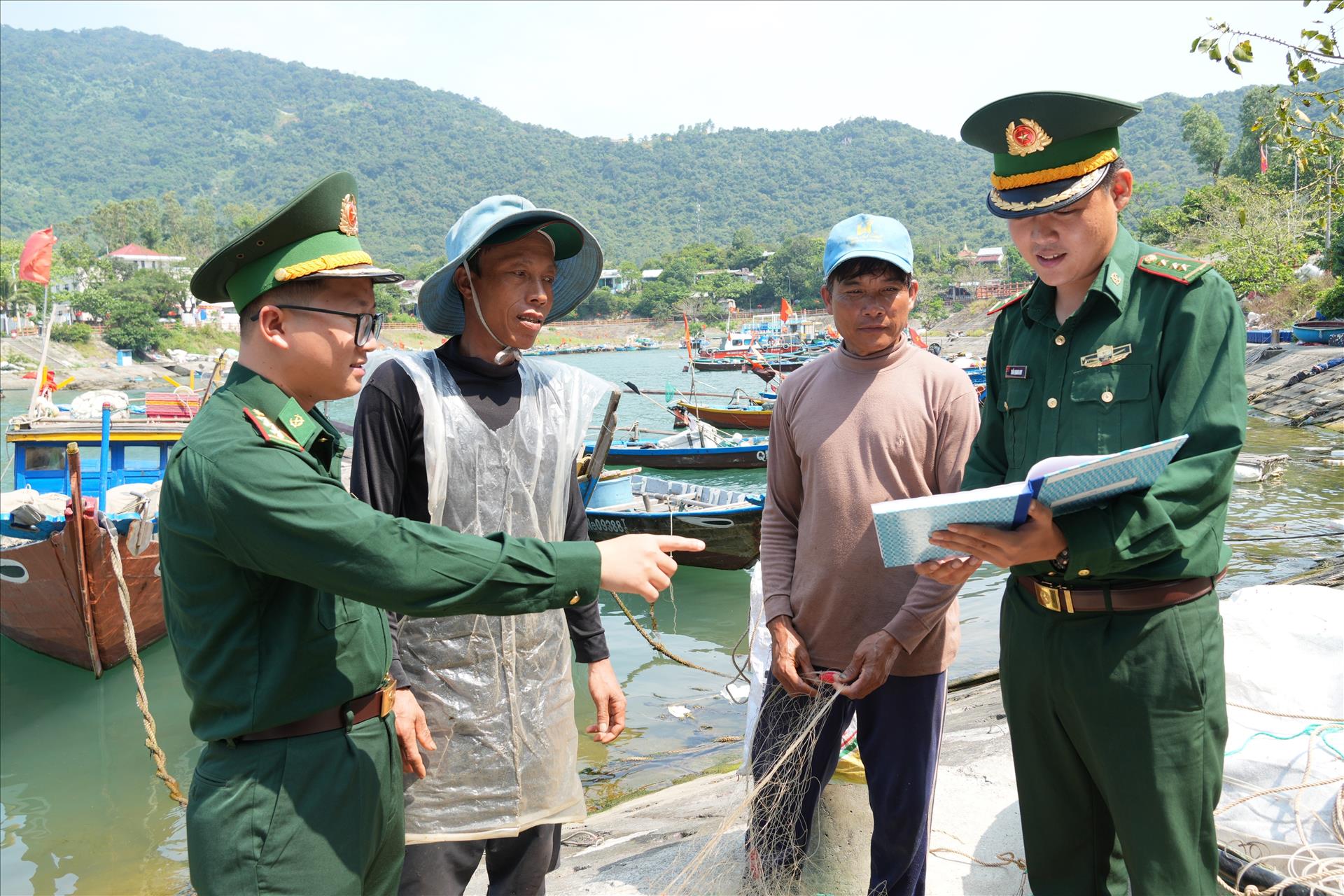 Bầu cử Quốc hội và HĐND: Cột mốc chủ quyền rực rỡ sắc cờ trước ngày hội lớn