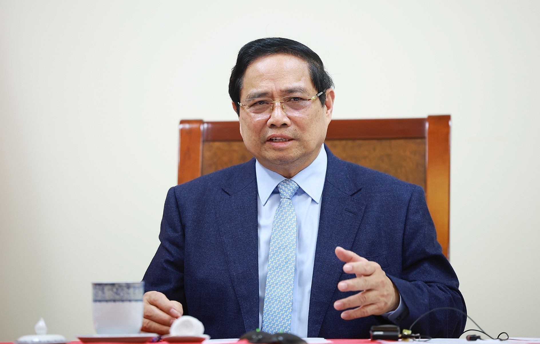 PM urges Qatar to step up energy cooperation with Vietnam