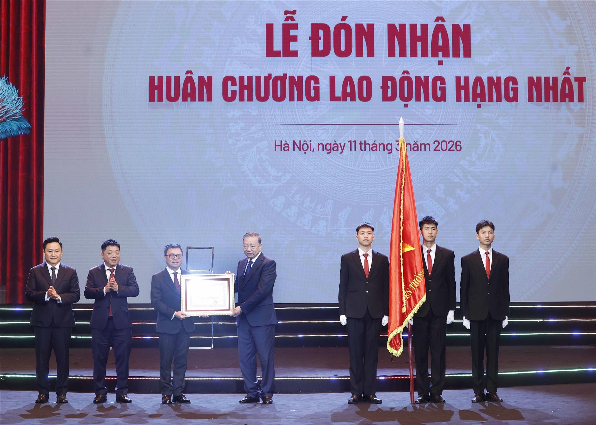 Le Nhân Dân exhorté à promouvoir son rôle détendard du travail idéologique du Parti