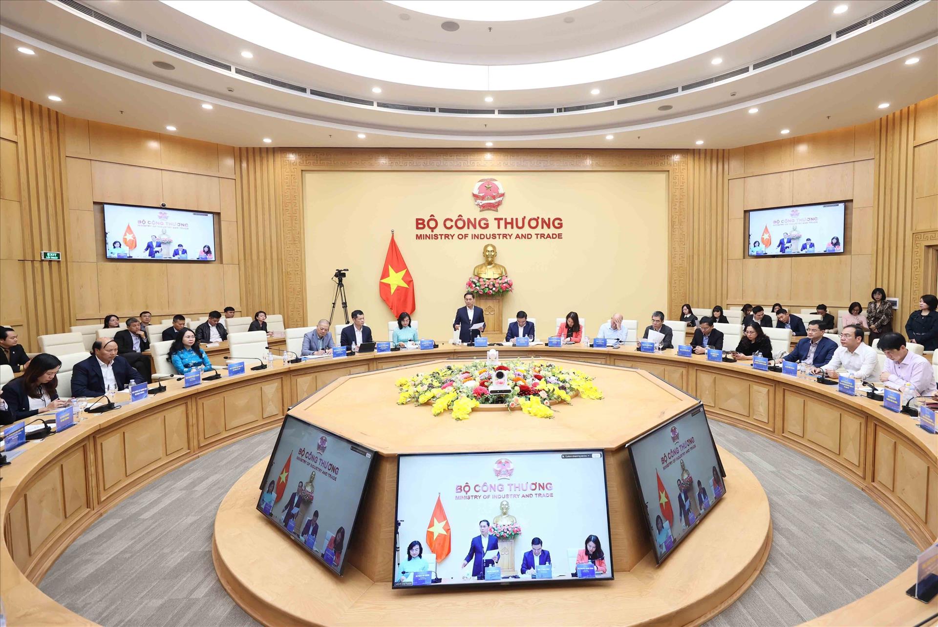 Khai trương nền tảng số về phát triển thị trường nước ngoài