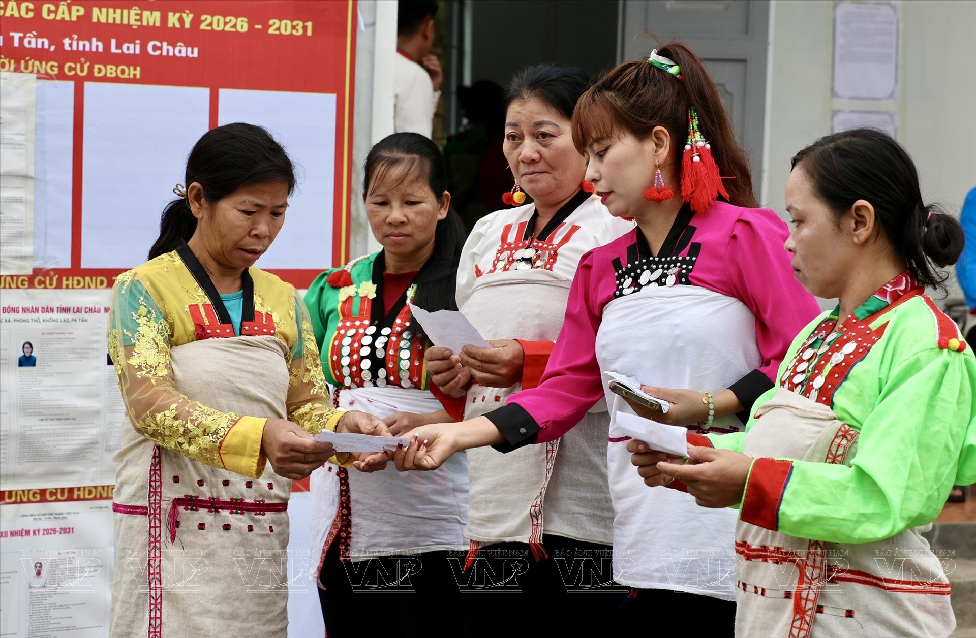 Người Mảng ở bản vùng biên Nậm Sảo 1 vui ngày hội non sông