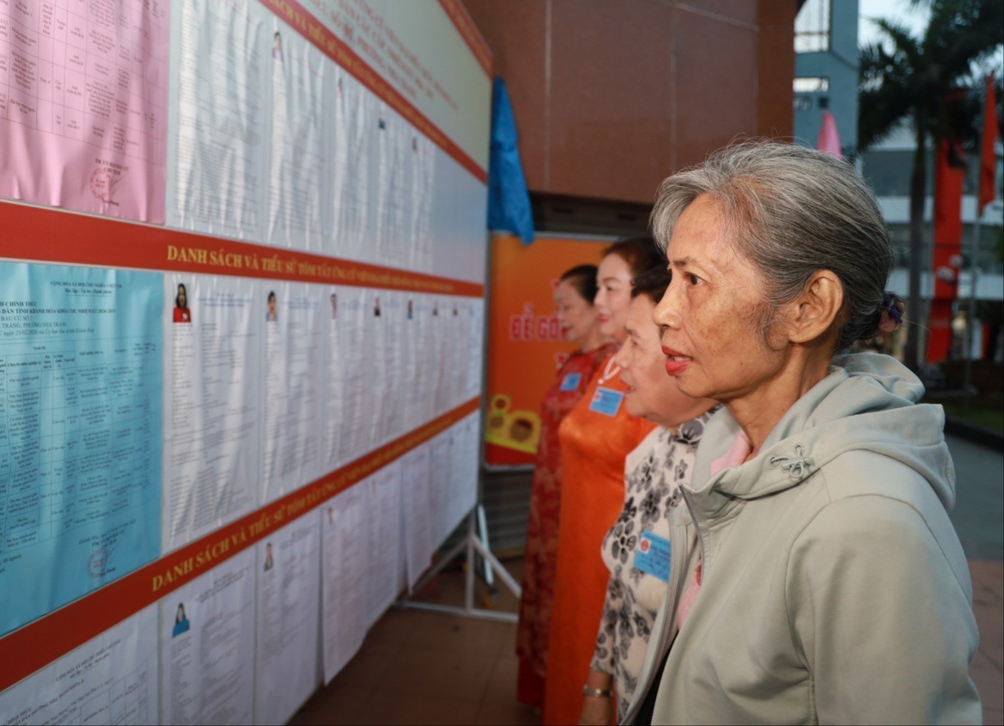 Ngư dân vùng biển Cà Ná (Khánh Hòa) hoàn tất bỏ phiếu để ra khơi bám biển sớm