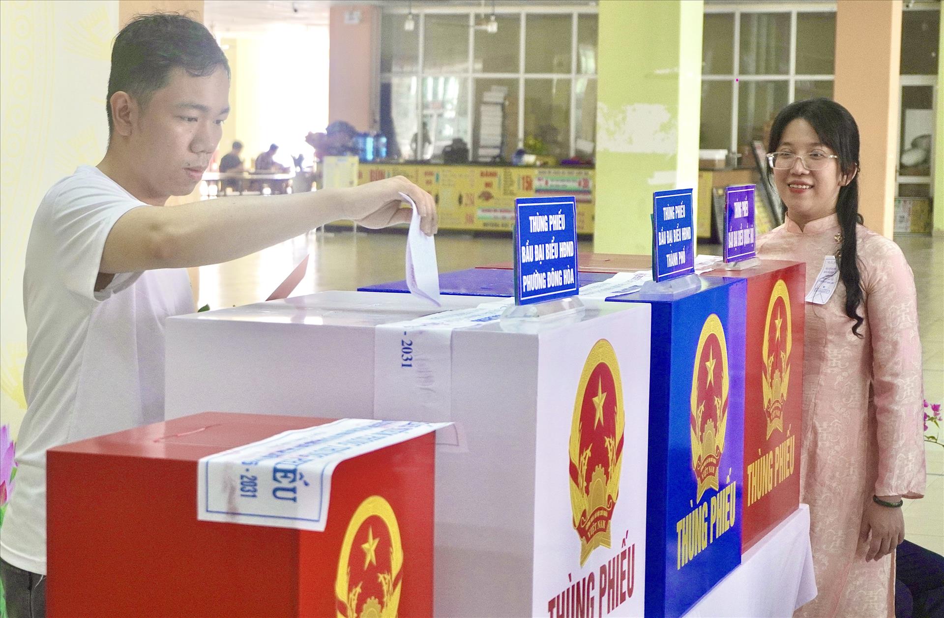 Sinh viên Thành phố Hồ Chí Minh hào hứng đi bầu cử