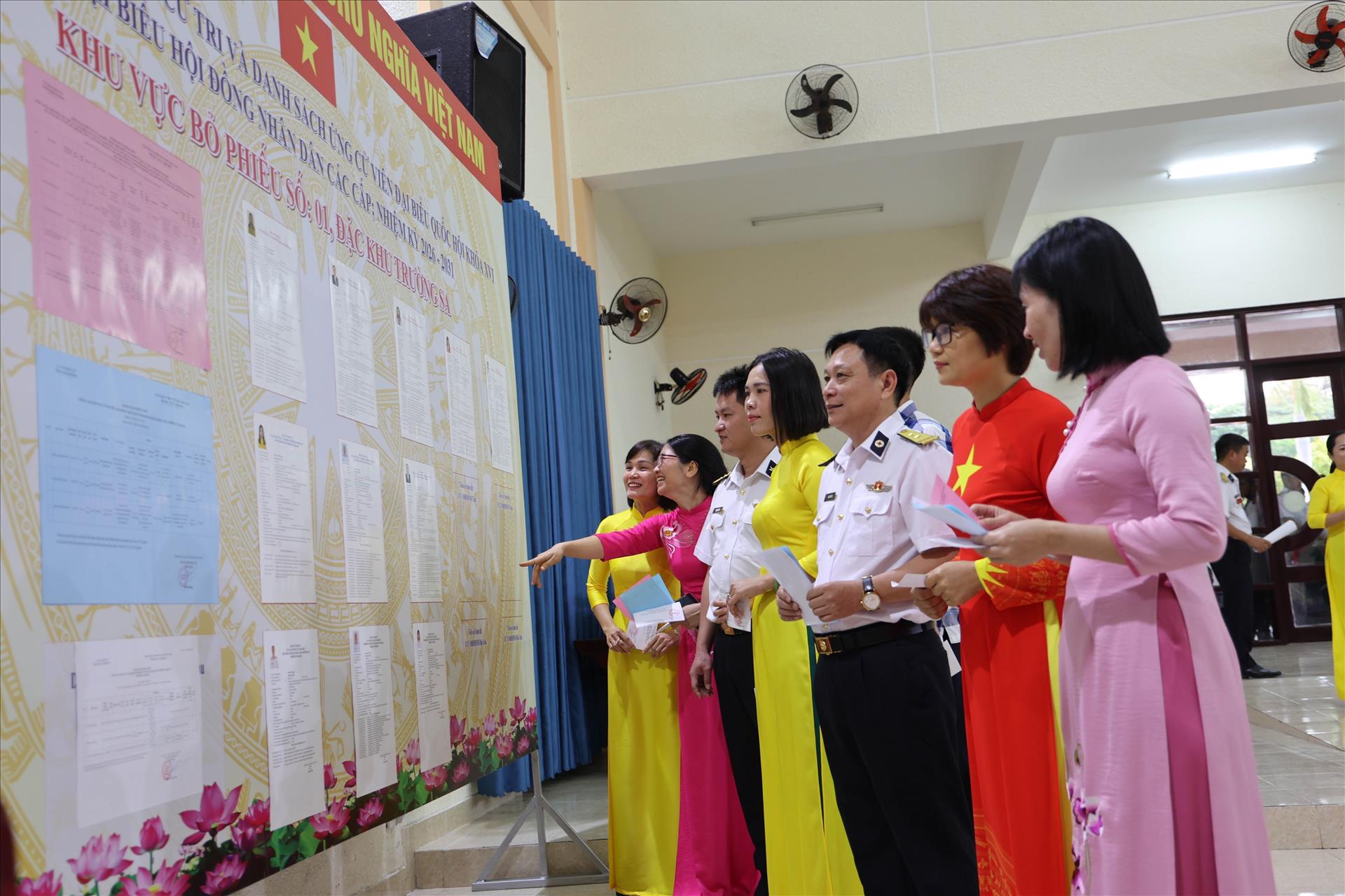 Bầu cử Quốc hội và HĐND: Cử tri đặc khu Trường Sa hòa chung ngày hội bầu cử của cả nước