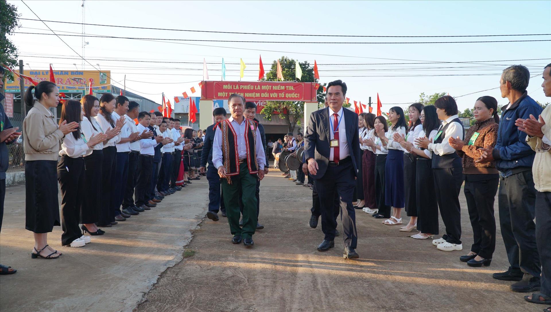 Đến 14 giờ 15 phút ngày 15/3: Hơn 61 triệu cử tri đi bầu cử