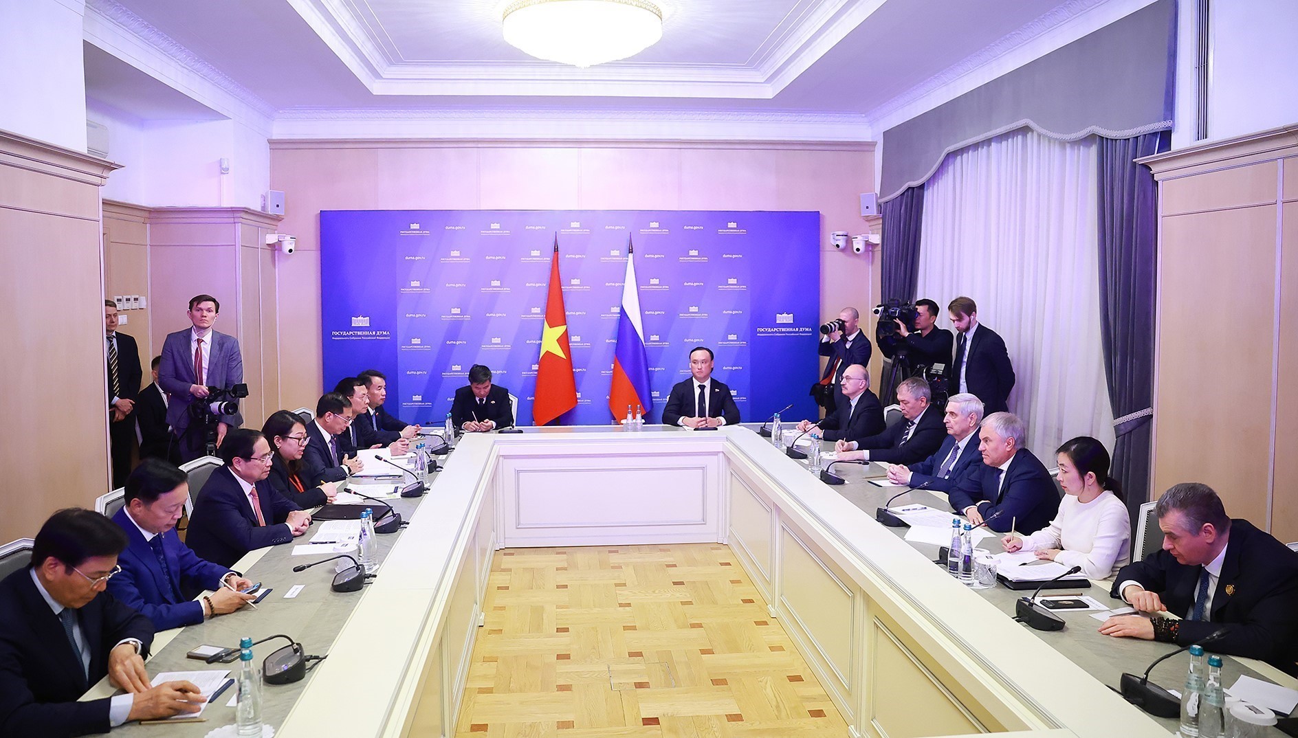 Thủ tướng Phạm Minh Chính hội kiến Chủ tịch Đuma Quốc gia Nga