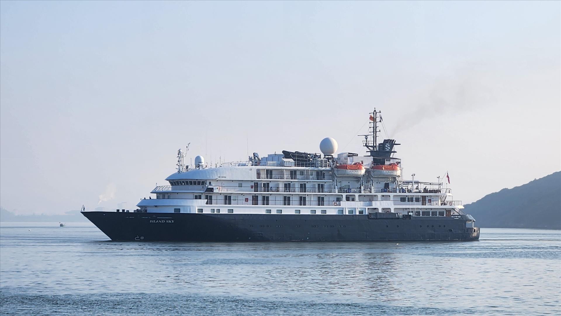 Đón tàu du lịch quốc tế cao cấp cập cảng Quy Nhơn