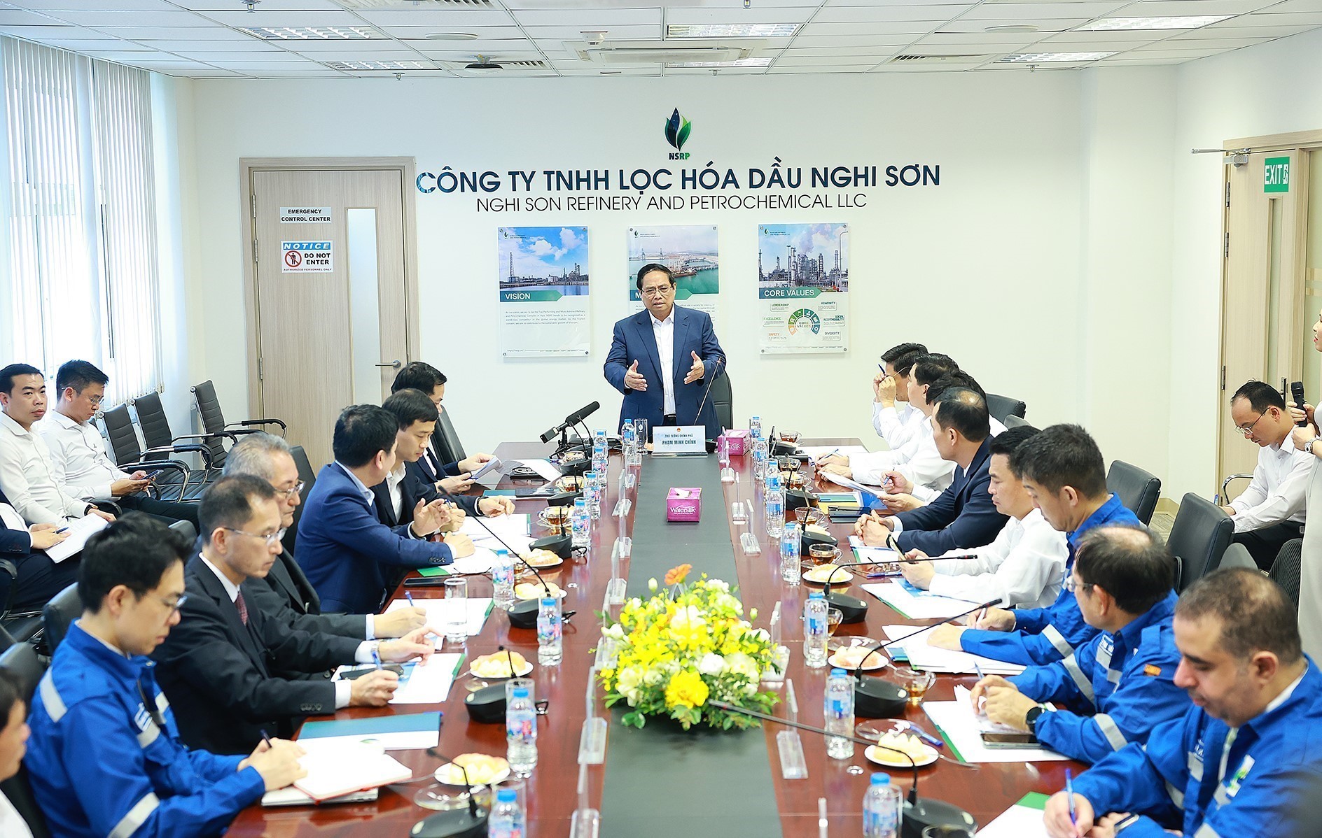 Thủ tướng Phạm Minh Chính: Nhà máy lọc hóa dầu Nghi Sơn phải đa dạng hóa nguồn cung, đảm bảo an ninh năng lượng