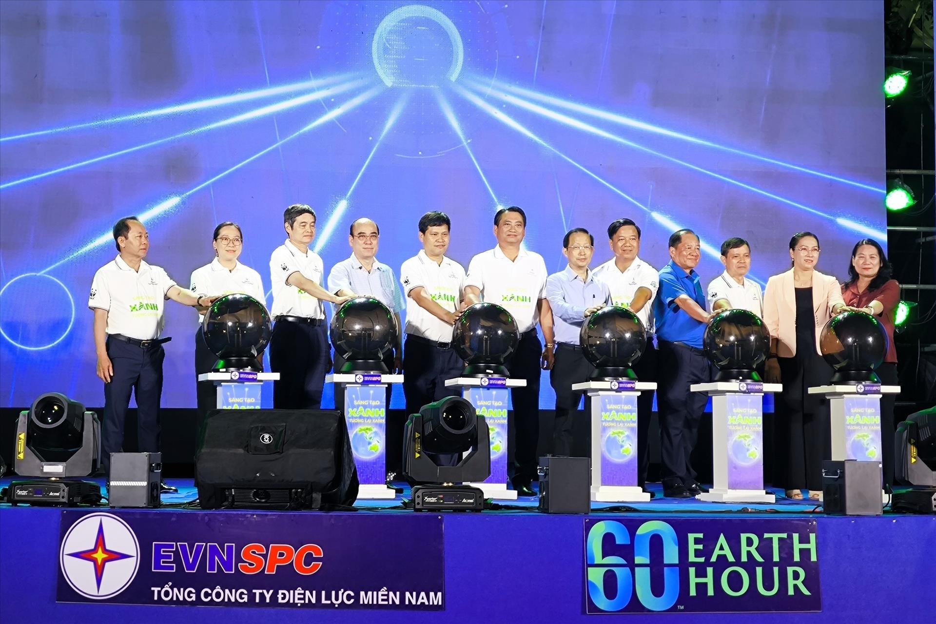 Hưởng ứng giờ trái đất Sáng tạo xanh, tương lai xanh