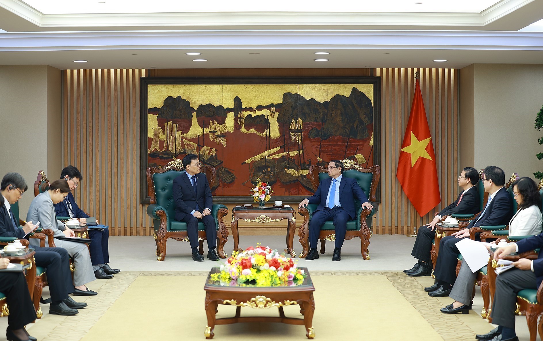 베트남 총리, 한국에 에너지 인프라 사업 투자 확대 요청