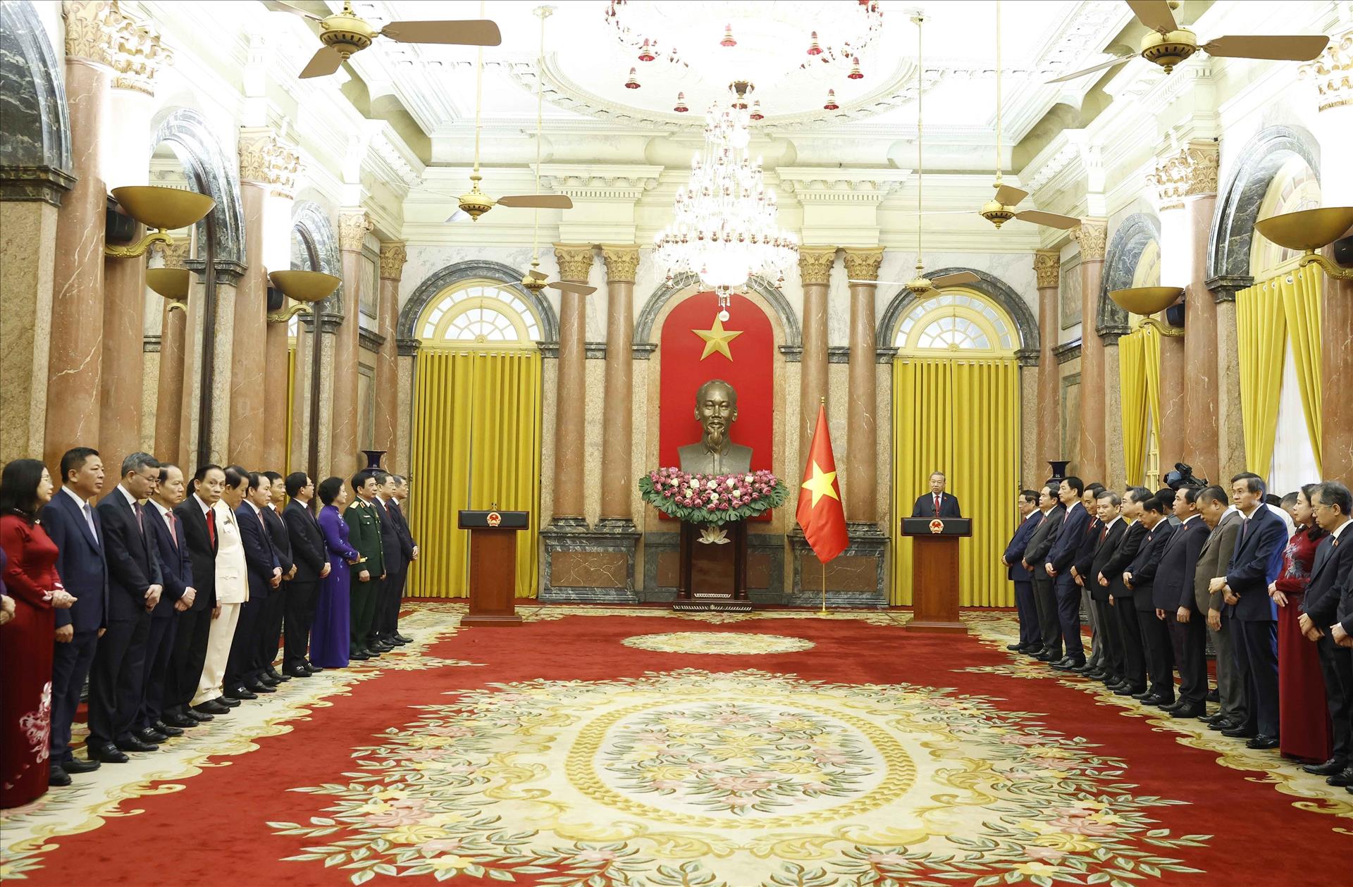 新政権の最重要課題は成長環境の整備