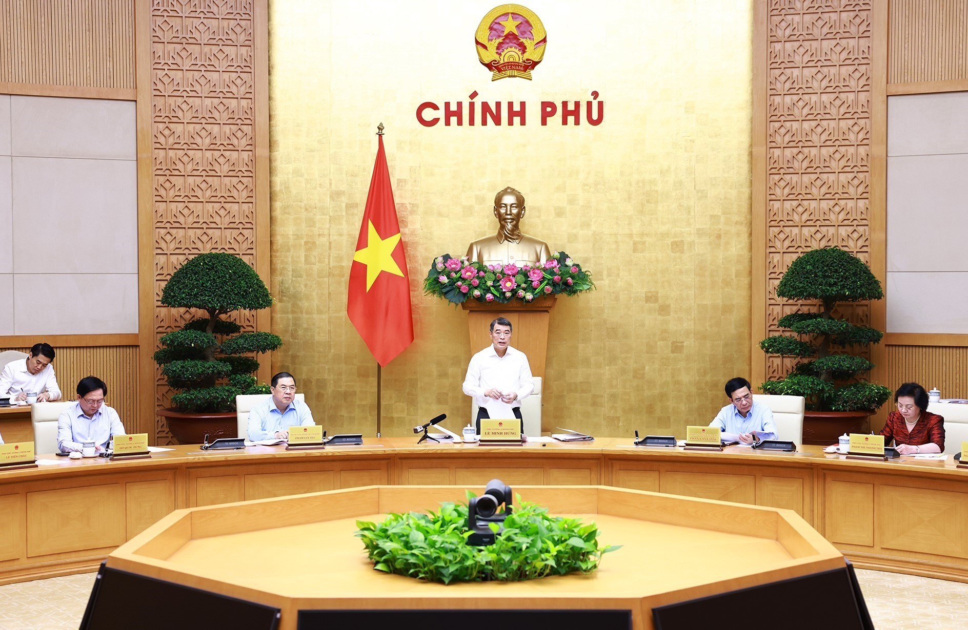 Thủ tướng Lê Minh Hưng chủ trì họp Thường trực Chính phủ và Thường trực Đảng ủy Chính phủ