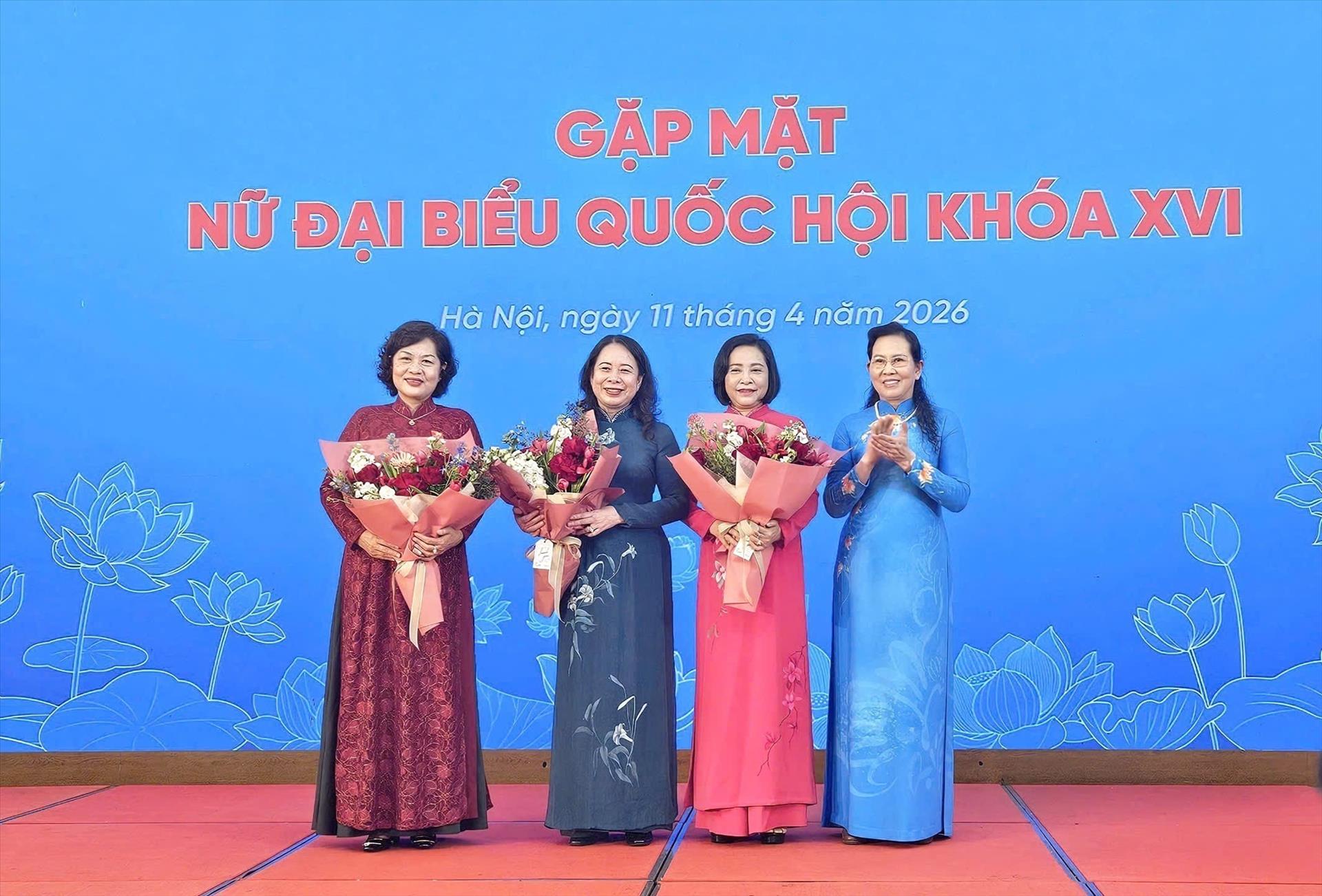 Gặp mặt nữ đại biểu Quốc hội khóa XVI