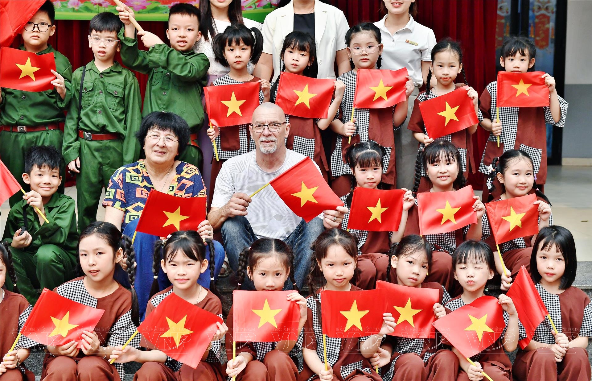 Khi con tim chảy chung dòng máu Việt