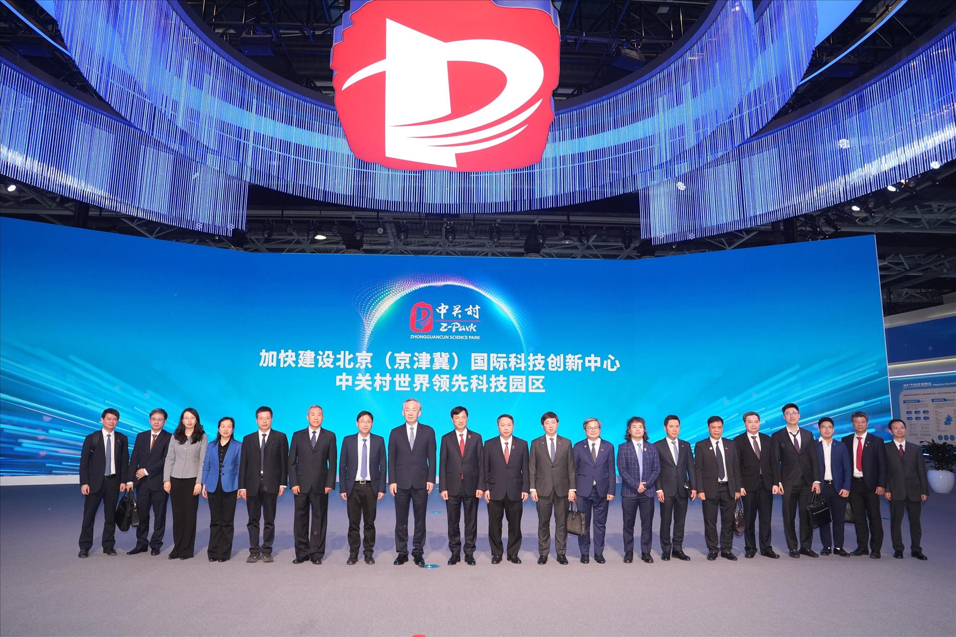 Vietnam, China step up cooperation in science, technology, innovation