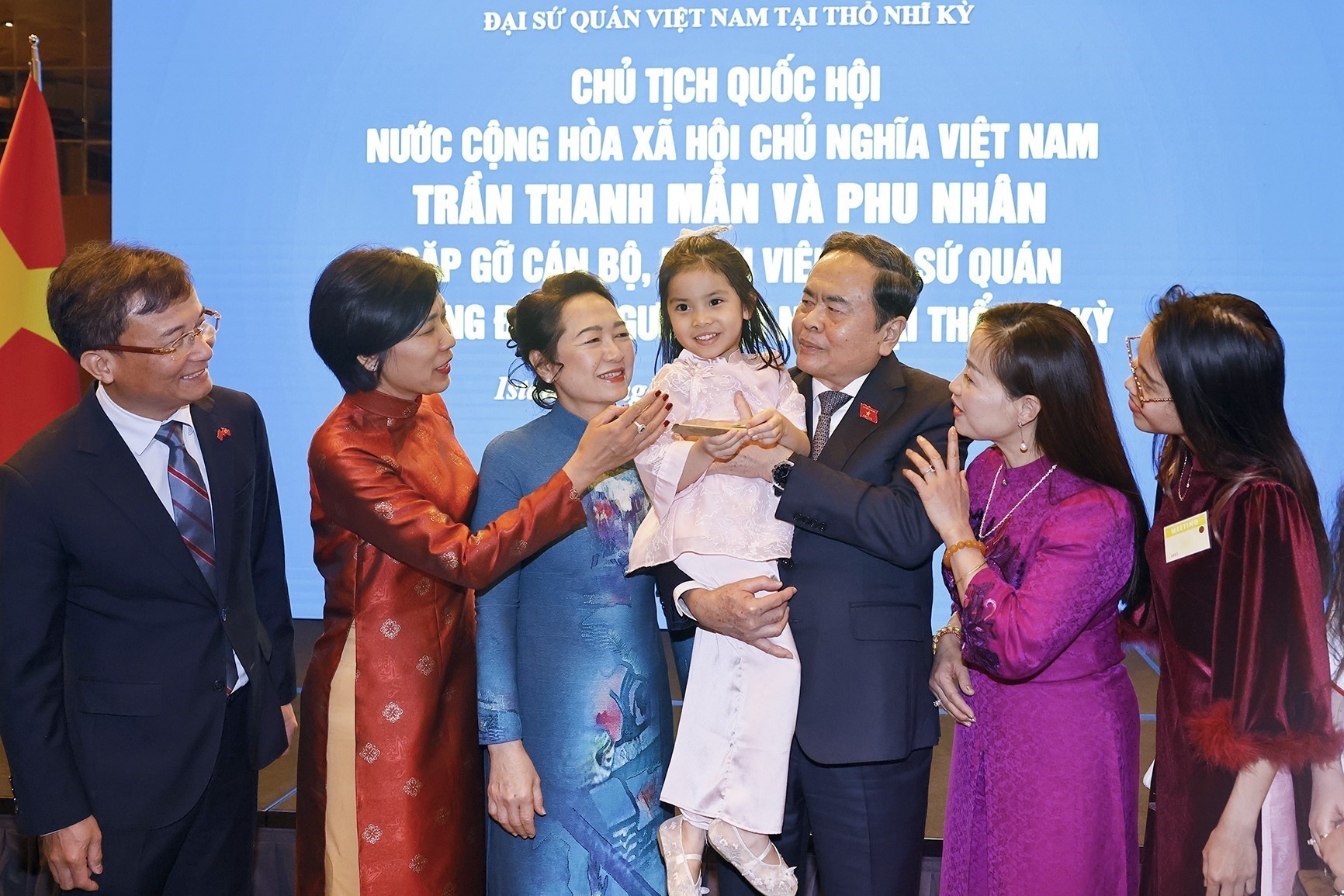 NA Chairman asks Vietnamese in Türkiye to build increasingly strong community