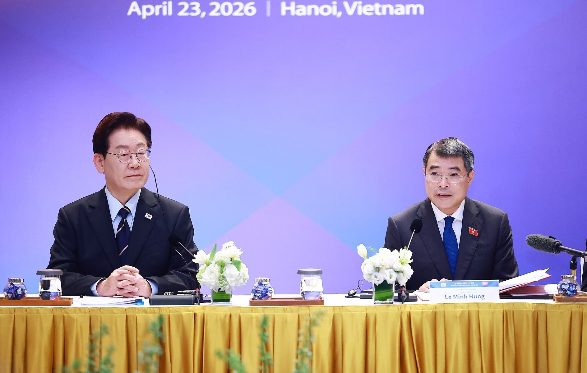 Vietnamese, Korean leaders attend economic, trade and investment cooperation roundtable