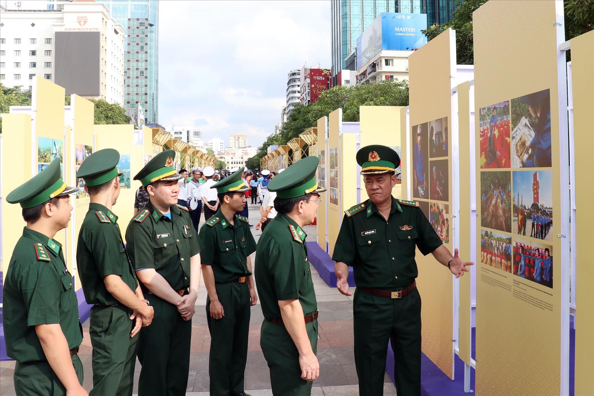 Ouverture de lexposition  Le Vietnam, un territoire uni  à Ho Chi Minh-Ville